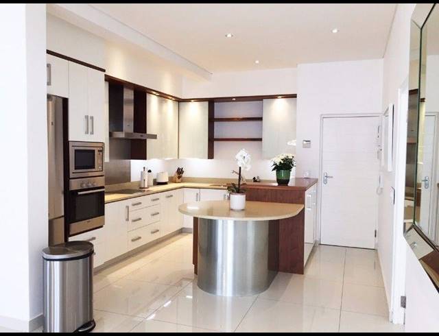 2 BEDROOM APARTMENT TO LET IN DE WATERKANT